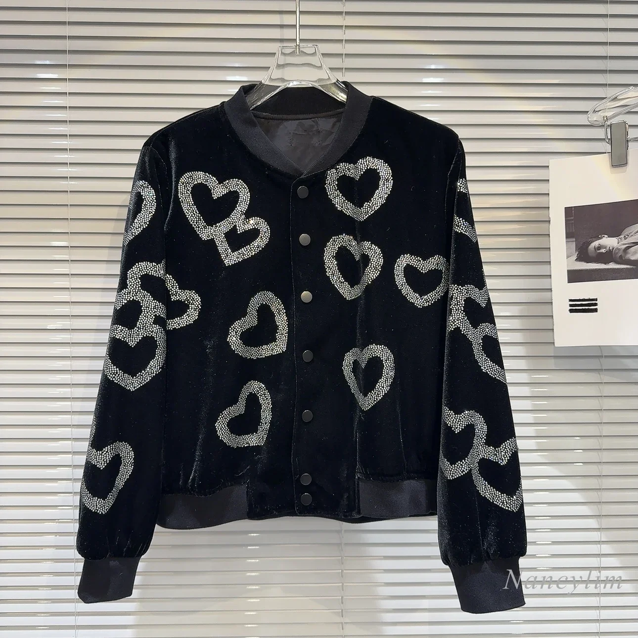 

2023 Autumn Winter New Non-Mainstream Style Love Rhinestone Pattern Heavy Industry Velvet Jacket Women's Short Coat