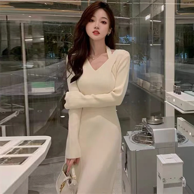 Solid V-Neck Sexy Wrapped Hip Long Dresses 2023 Autumn Slim Knitted Bottom Dresses Women Hollow Out Waist Casual Sweater Dresses
Solid V-Neck Sexy Wrapped Hip Long Dresses 2023 Autumn Slim Knitted Bottom Dresses Women Hollow Out Waist Casual Sweater Dresses
