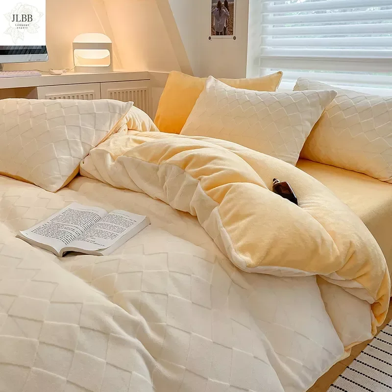 High Density Milk Fleece Warm Queen Bedding Set for Winter Plush Skin Friendly Warmth Duvet Cover Set King Thick Quilt Cover Set
High Density Milk Fleece Warm Queen Bedding Set for Winter Plush Skin Friendly Warmth Duvet Cover Set King Thick Quilt Cover Set
