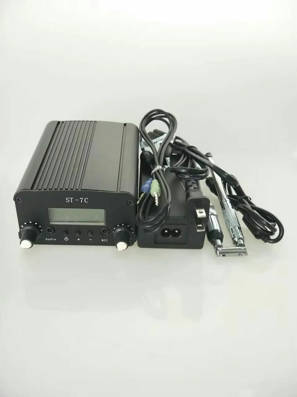 1W/7W 76-108MHZ Stereo PLL FM Transmitter Broadcast Radio Station W/ BNC Antenna + Power supply+Audio Cable
1W/7W 76-108MHZ Stereo PLL FM Transmitter Broadcast Radio Station W/ BNC Antenna + Power supply+Audio Cable