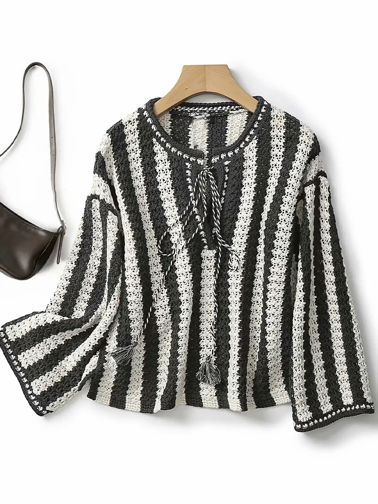 Women 2023 Autumn New Fashionable All-match Hollow-out Stitching Knitwear Retro Long Sleeve Chic V-neck Casual Top Mujer
Women 2023 Autumn New Fashionable All-match Hollow-out Stitching Knitwear Retro Long Sleeve Chic V-neck Casual Top Mujer