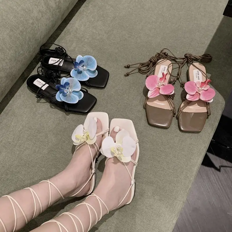 2024 Summer New Sheepskin Women's French Square Toe Ankle Strap Detachable Flower Sandals Style Casual Versatile Flat Sandals
2024 Summer New Sheepskin Women's French Square Toe Ankle Strap Detachable Flower Sandals Style Casual Versatile Flat Sandals