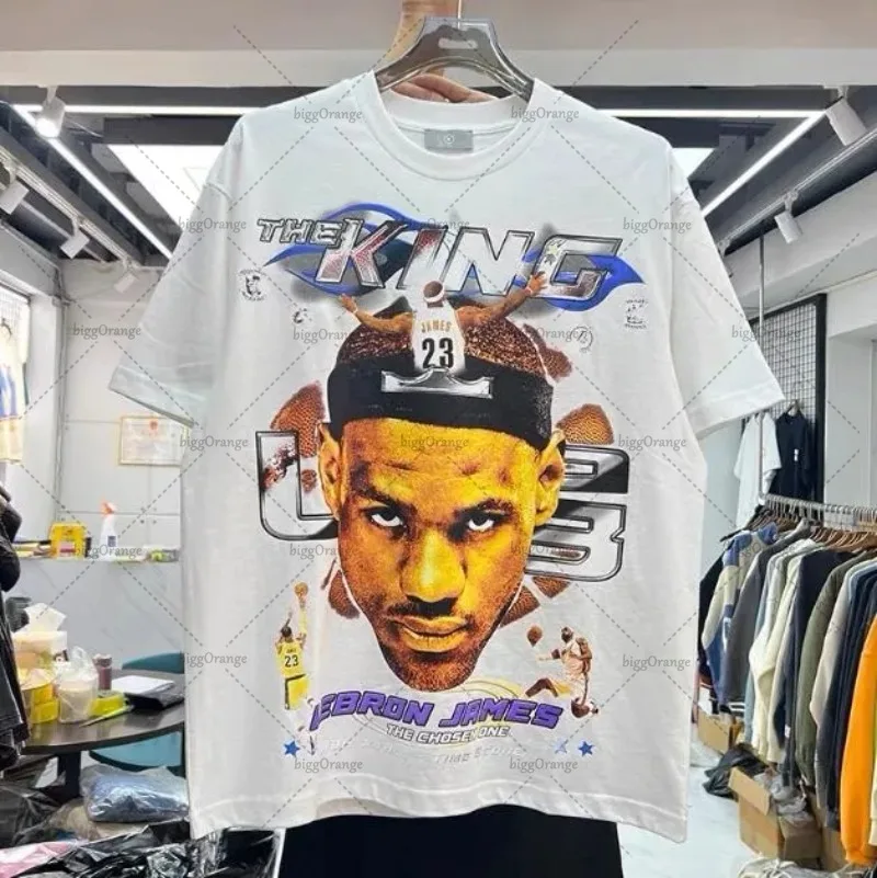 2024 American Trendy Brand Oversized T-shirt Hip-hop Street Character Avatar Printed Short-sleeved Men Retro Harajuku Casual Top
2024 American Trendy Brand Oversized T-shirt Hip-hop Street Character Avatar Printed Short-sleeved Men Retro Harajuku Casual Top