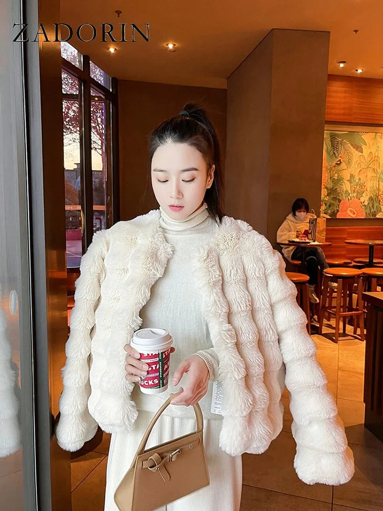 ZADORIN New Korean Style Luxury Faux Fox Fur Coat Women Elegant Long Sleeve Thick Warm Winter Fluffy Fur Coats Female Jacket Fur
ZADORIN New Korean Style Luxury Faux Fox Fur Coat Women Elegant Long Sleeve Thick Warm Winter Fluffy Fur Coats Female Jacket Fur