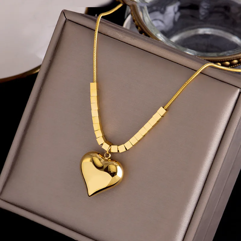 Korean version of high-end fashion cool style metal small square smooth love combination titanium steel jewelry free of shipping
Korean version of high-end fashion cool style metal small square smooth love combination titanium steel jewelry free of shipping
