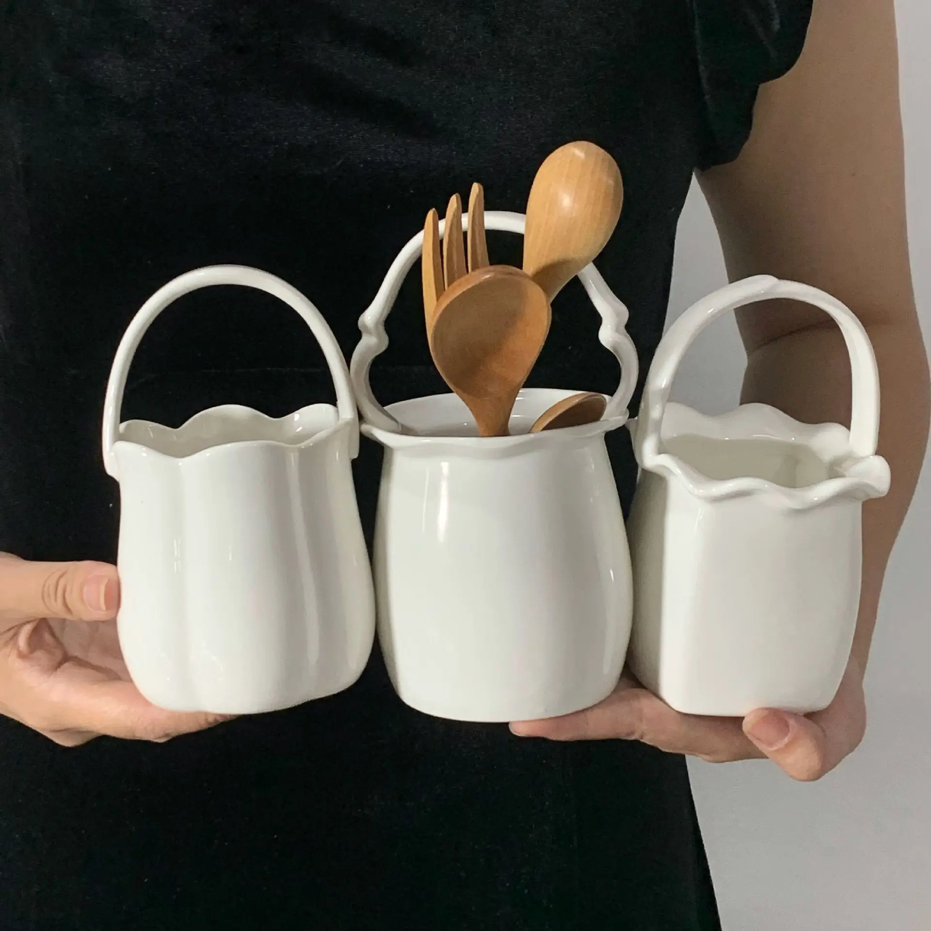 Knife Fork Spoon Storage Box Home Ceramic Flower Arrangement Table Top Ornaments Decorative Basket
Knife Fork Spoon Storage Box Home Ceramic Flower Arrangement Table Top Ornaments Decorative Basket