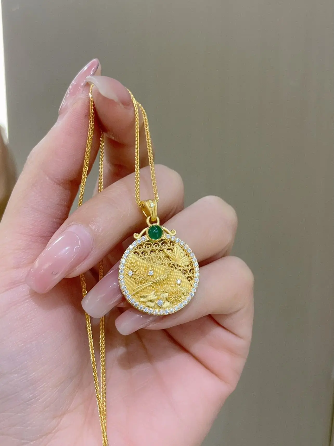 Original Magpie Dengmei Imitation Gold Necklace Inlaid Craft Gift for Girlfriend for Wife Clavicle Chain Gift
Original Magpie Dengmei Imitation Gold Necklace Inlaid Craft Gift for Girlfriend for Wife Clavicle Chain Gift