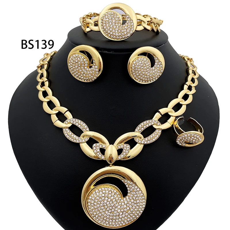 Latest Dubai Gold Color Jewelry Sets 18K Gold Plated Trendy Necklace Earrings Ring Bracelet 4Pcs Set Jewelry Wedding Party Gift
Latest Dubai Gold Color Jewelry Sets 18K Gold Plated Trendy Necklace Earrings Ring Bracelet 4Pcs Set Jewelry Wedding Party Gift