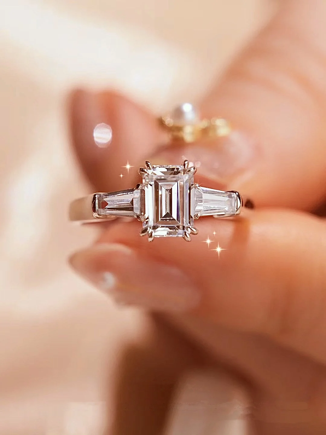 Authentic grandmother cut Mosanite diamond ring female sterling silver fashion luxury ring niche luxury anomalous diamond ring
Authentic grandmother cut Mosanite diamond ring female sterling silver fashion luxury ring niche luxury anomalous diamond ring