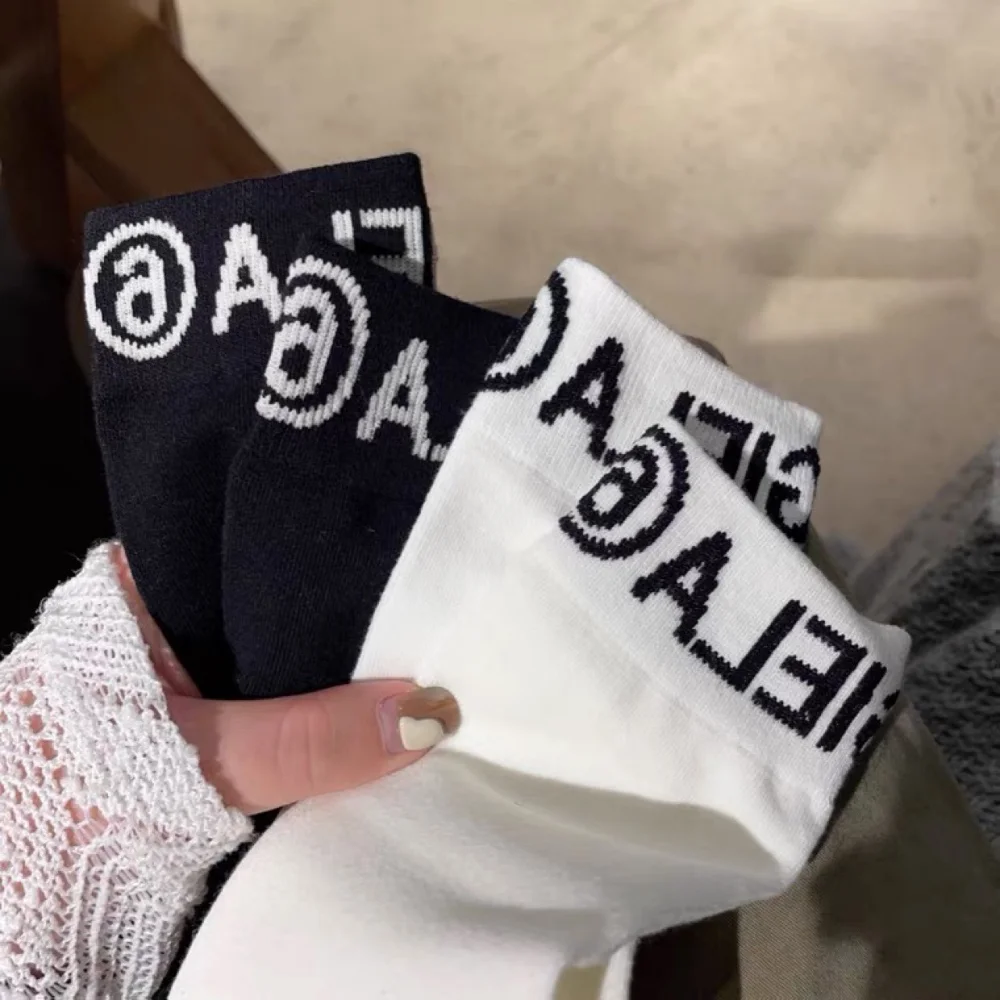 Модные носки в стиле Харадзюку с надписью, унисекс, для женщин и мужчин, хип-хоп, уличная спортивная экипировка, черные, белые хипстерские популярные хлопковые носки для скейтборда
Модные носки в стиле Харадзюку с надписью, унисекс, для женщин и мужчин, хип-хоп, уличная спортивная экипировка, черные, белые хипстерские популярные хлопковые носки для скейтборда