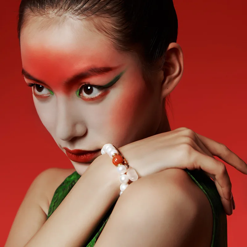 Natural freshwater pearl bracelet S925 sterling Silver plated 18k Gold South red pendant emerald enamel bracelet for women
Natural freshwater pearl bracelet S925 sterling Silver plated 18k Gold South red pendant emerald enamel bracelet for women