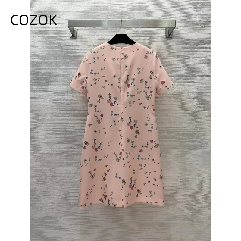 2024 Summer New Women's Printed Small Waist A-line Round Neck Short Sleeve Dress 
2024 Summer New Women's Printed Small Waist A-line Round Neck Short Sleeve Dress