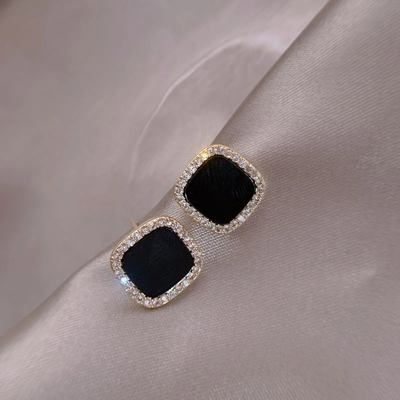 Geometric Stud Earrings Women Daily Wear Party Shiny Cubic Zirconia Ear Piercing Accessories Fashion Contracted Jewelry Geometric Stud Earrings Women Daily Wear Party Shiny Cubic Zirconia Ear Piercing Accessories Fashion Contracted Jewelry