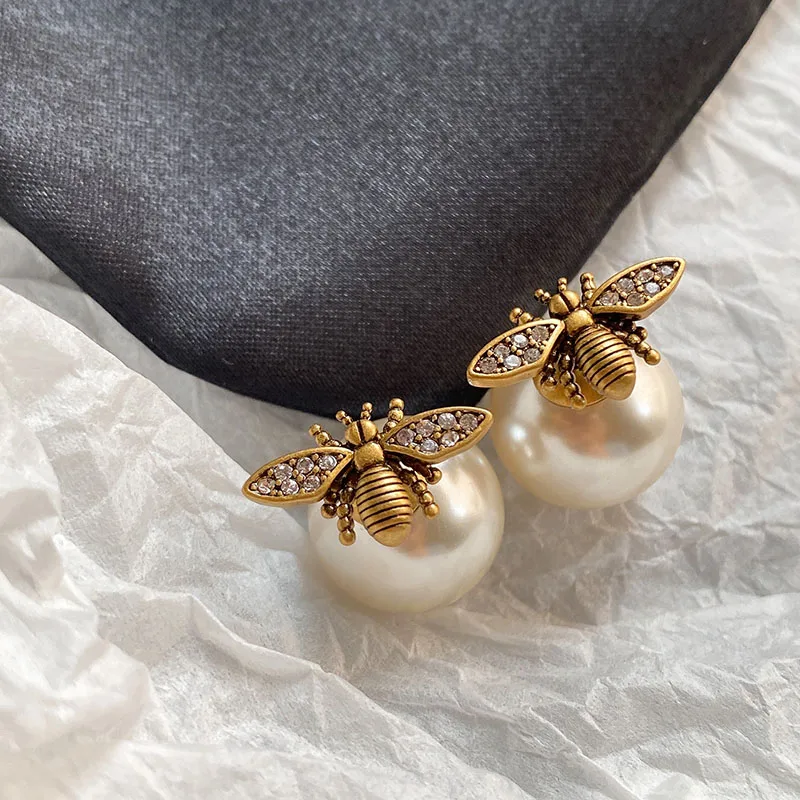 French Bee Insect Pearl Earrings Vintage Luxury Brand Design Jewelry Gift Femme Cold Fashion
French Bee Insect Pearl Earrings Vintage Luxury Brand Design Jewelry Gift Femme Cold Fashion