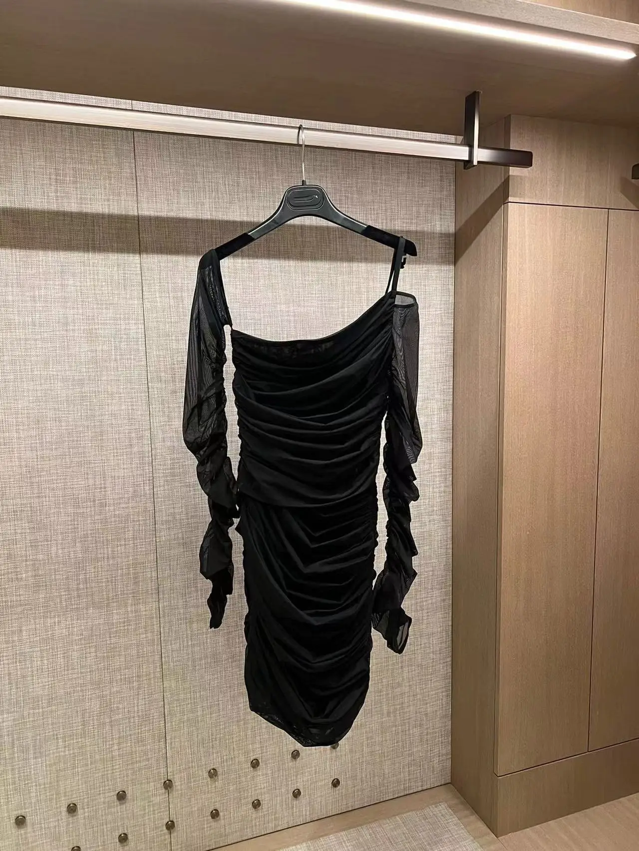 Fyion 2022 Summer Women Mini Dress Runway Fashion Long Sleeves Solid Black Draped Holiday Vacation Dress Vestidos
Fyion 2022 Summer Women Mini Dress Runway Fashion Long Sleeves Solid Black Draped Holiday Vacation Dress Vestidos