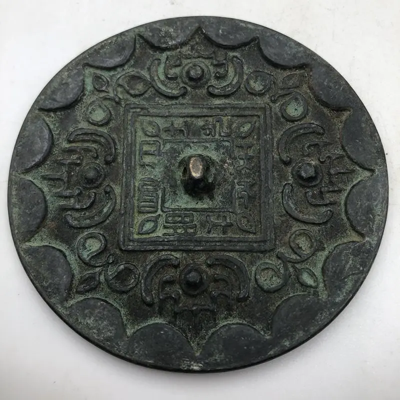 

Antique miscellaneous collection, antique Qing Dynasty antique items, patterned bronze mirrors, handicrafts