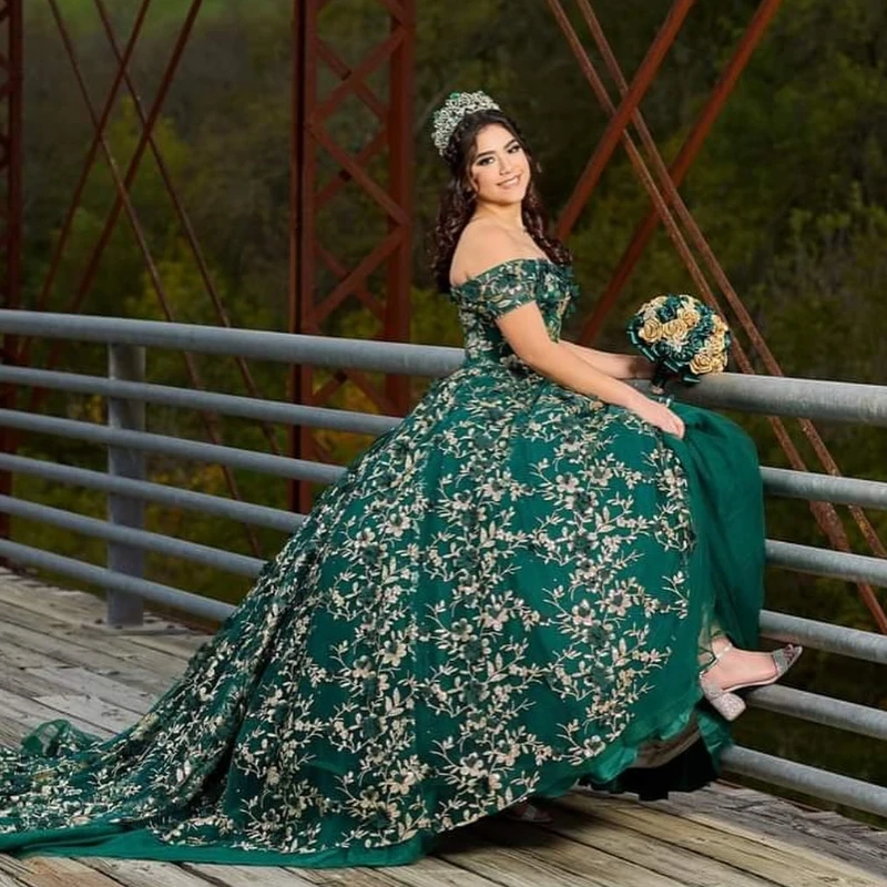 Sparkly Princess Blackish Green Off Shoulder Quinceanera Dresses 2024 Sweetheart Lace Applique Sweet 16 Ball Gown Vestidos De 15
Sparkly Princess Blackish Green Off Shoulder Quinceanera Dresses 2024 Sweetheart Lace Applique Sweet 16 Ball Gown Vestidos De 15