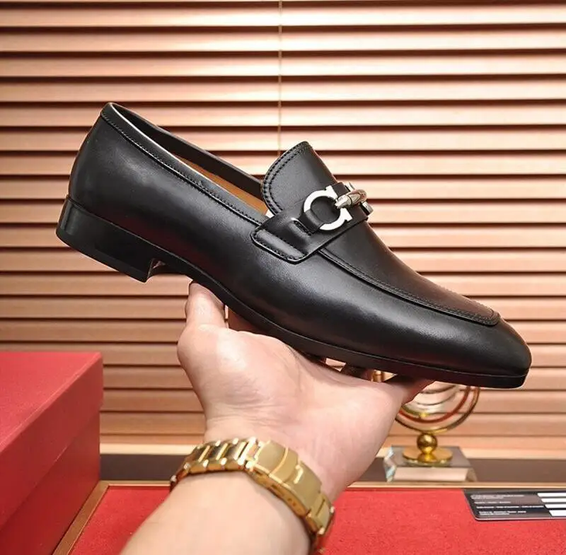 High quality Formal Dress Shoes For Gentle designers Men Black Genuine Leather Shoes Pointed Toe Mens Business Oxfords Casual
High quality Formal Dress Shoes For Gentle designers Men Black Genuine Leather Shoes Pointed Toe Mens Business Oxfords Casual
