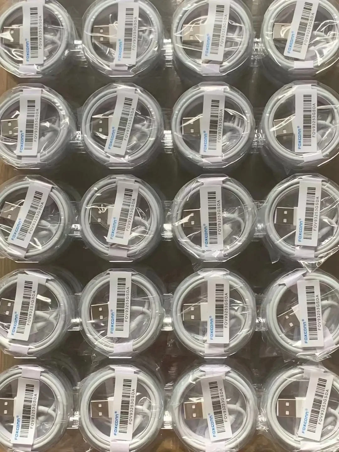 100pcs/lot 1m/3ft E75 Foxconn 1:1 high quality usb charging cable with sync data from factory for 14 13 12 11 X XS XR MAX 6 7 8
100pcs/lot 1m/3ft E75 Foxconn 1:1 high quality usb charging cable with sync data from factory for 14 13 12 11 X XS XR MAX 6 7 8