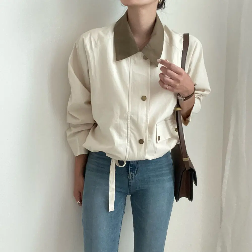2022 New Autumn Women's Chic Fashion Style Coat Color Contrast Lapel Loose Waist Work Jacket Top Free Shipping
2022 New Autumn Women's Chic Fashion Style Coat Color Contrast Lapel Loose Waist Work Jacket Top Free Shipping
