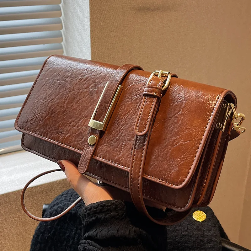 Retro Women's Bag 2023 New Fashion Autumn/Winter One Shoulder Crossbody Bag Versatile High End Explosive Small Square Bag
Retro Women's Bag 2023 New Fashion Autumn/Winter One Shoulder Crossbody Bag Versatile High End Explosive Small Square Bag