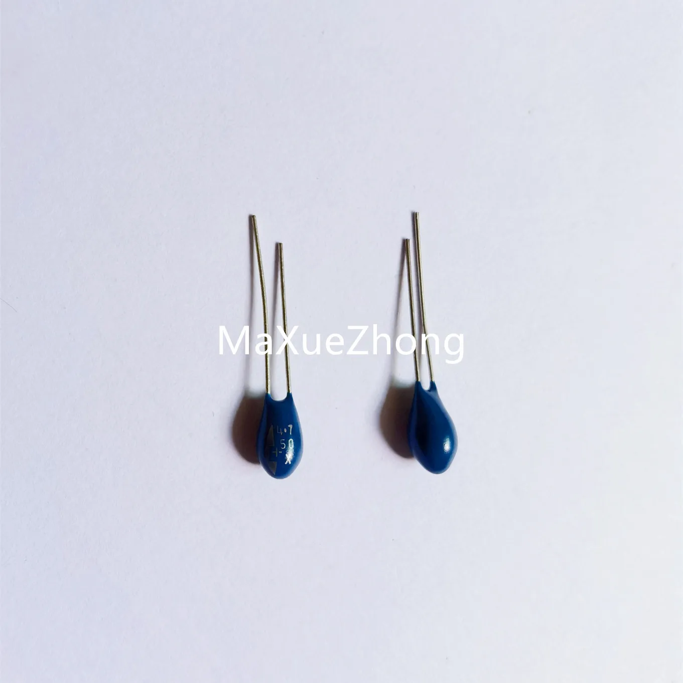 Original New 100% DN1H4R7M1S blue tantalum capacitor 4.7uf 50v475 P=2.54MM (Inductor)
Original New 100% DN1H4R7M1S blue tantalum capacitor 4.7uf 50v475 P=2.54MM (Inductor)