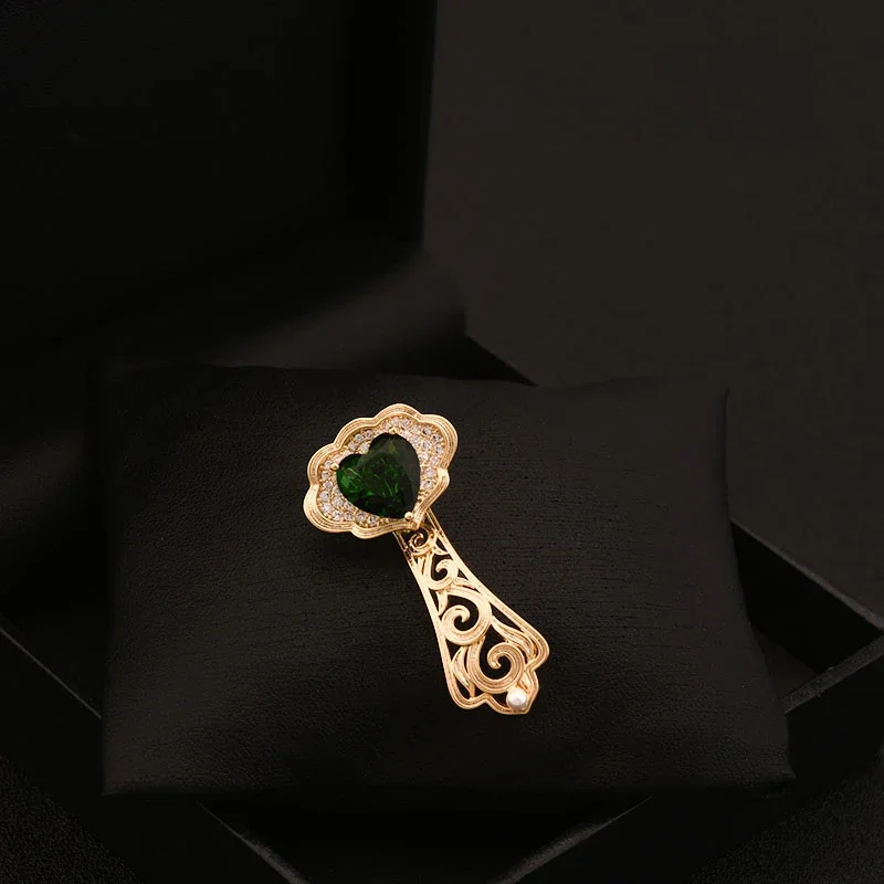 Fashion Green Crystal Brooch Women's Original Design Exquisite Pin New Chinese Style Ancient Charm Clothes Accessories Gift 6121
Fashion Green Crystal Brooch Women's Original Design Exquisite Pin New Chinese Style Ancient Charm Clothes Accessories Gift 6121