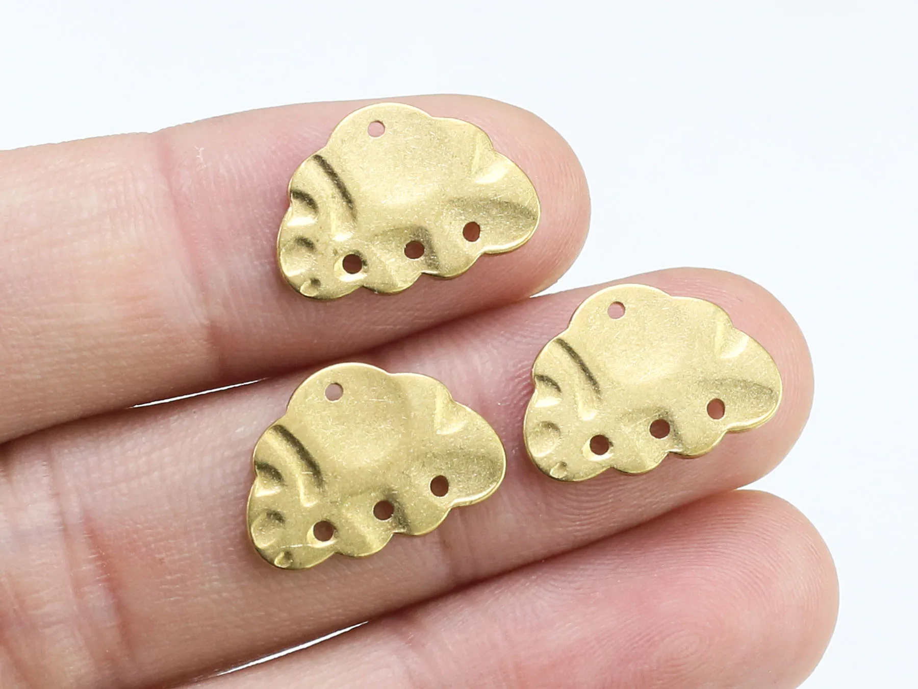 20pcs Brass Charms, Tiny Cloud Earring Connector, Earring Accessories, 16.3x11.6x1.2mm, Jewelry Making - R1768
20pcs Brass Charms, Tiny Cloud Earring Connector, Earring Accessories, 16.3x11.6x1.2mm, Jewelry Making - R1768