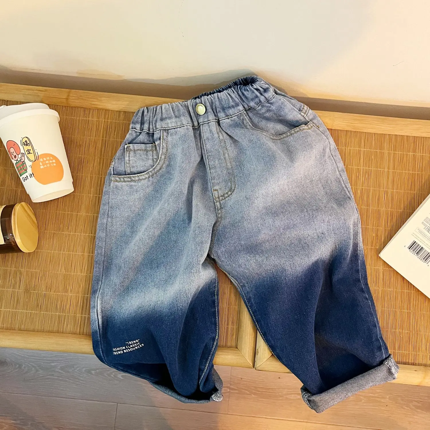 New Design Korean Children's Jeans Fashion High Quality Loose Pants Elastic Waist Spring Contrast Baby Men's Clothing Age 2-14
New Design Korean Children's Jeans Fashion High Quality Loose Pants Elastic Waist Spring Contrast Baby Men's Clothing Age 2-14