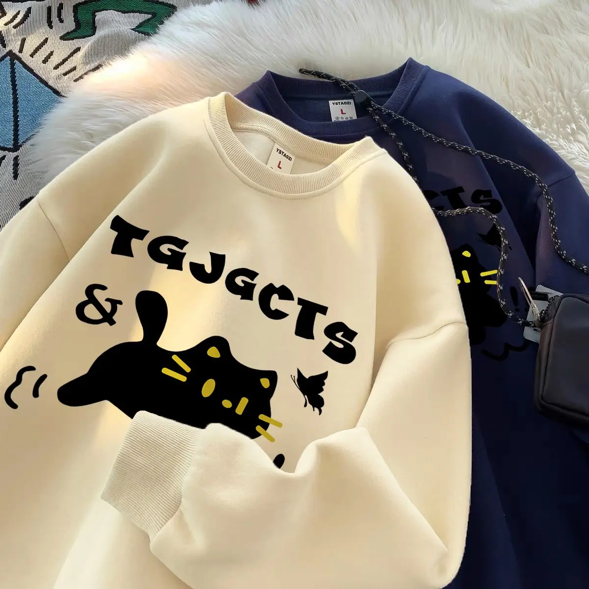 Korean Minimalist Cartoon Cat Print Long Sleeved T-shirt for Women in Spring and Autumn Loose Casual Round Neck Hoodie Y2k Top
Korean Minimalist Cartoon Cat Print Long Sleeved T-shirt for Women in Spring and Autumn Loose Casual Round Neck Hoodie Y2k Top
