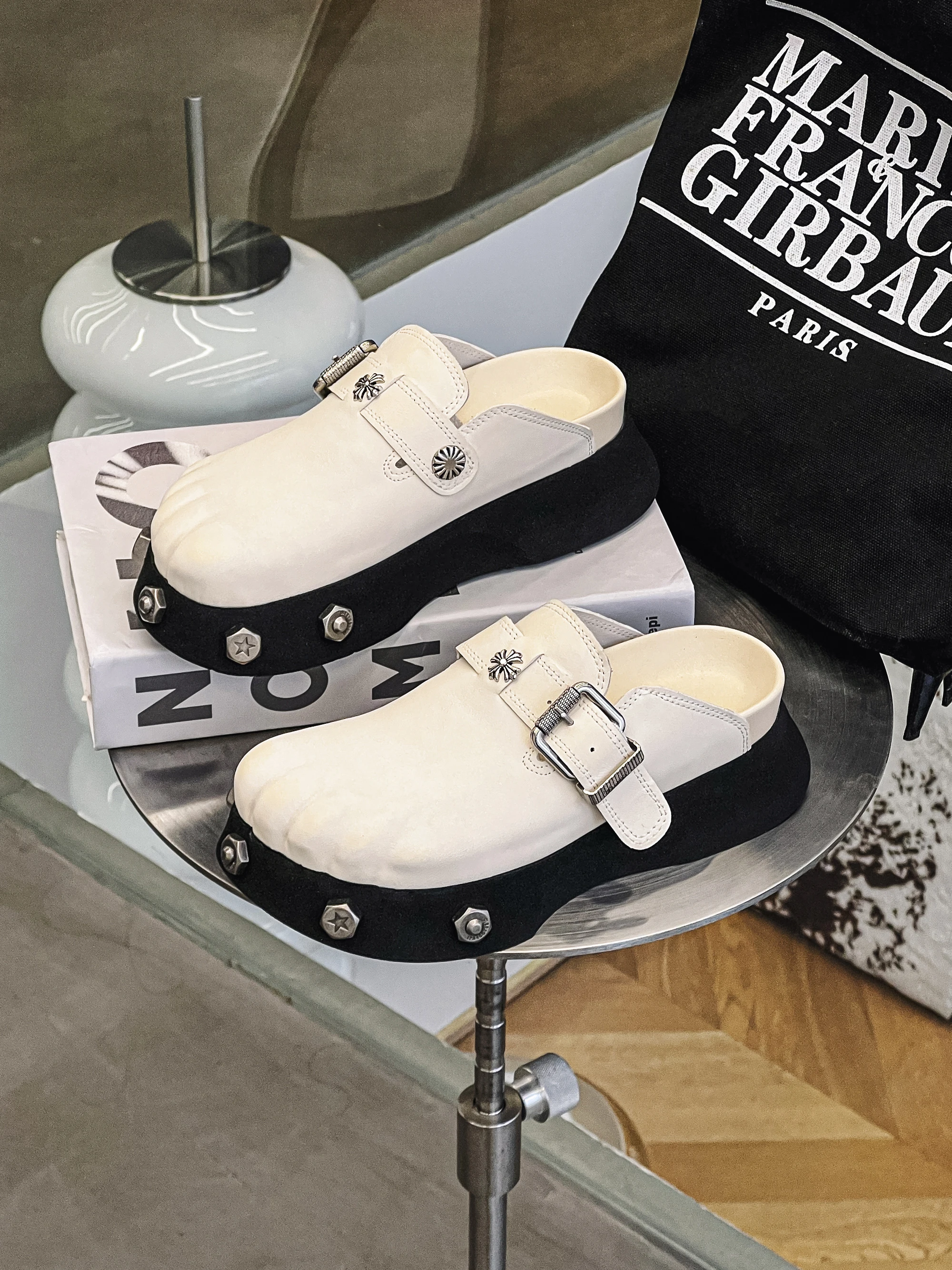 Women's Shoes 35-40 Street Punk Slippers New Platform Fashion Leather Shoes Spring Sale High Quality Sandals Casual Shoes
Women's Shoes 35-40 Street Punk Slippers New Platform Fashion Leather Shoes Spring Sale High Quality Sandals Casual Shoes
