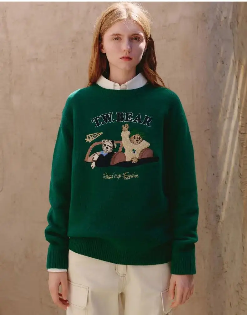 Women Cartoon Sweater , Green Color , Winter Full Sleeves Jumpers,Bear Embroidery Vintage Pullovers, vestidos para mujer , Traf
Women Cartoon Sweater , Green Color , Winter Full Sleeves Jumpers,Bear Embroidery Vintage Pullovers, vestidos para mujer , Traf