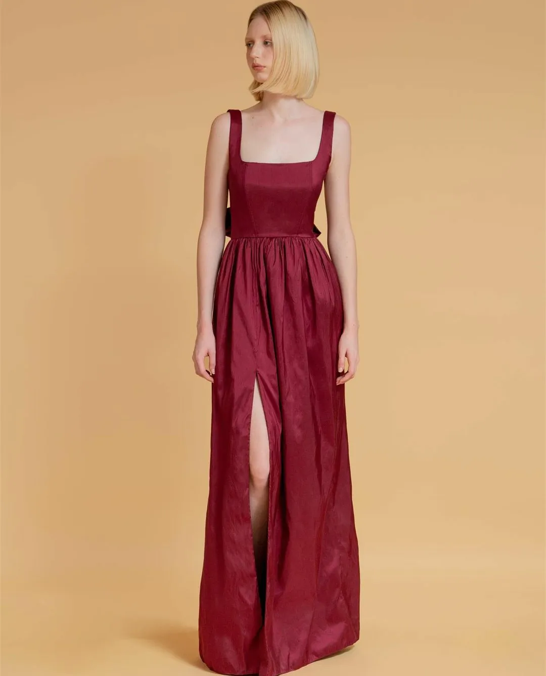 Classic Long Burgundy Taffeta Evening Dresses With Bow A-Line Side Slit إفننغ دريسس Floor Length Robes de Soirée for Women
Classic Long Burgundy Taffeta Evening Dresses With Bow A-Line Side Slit إفننغ دريسس Floor Length Robes de Soirée for Women