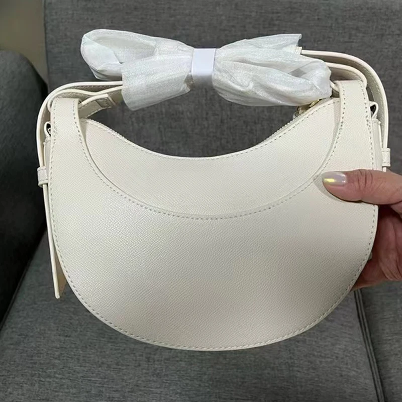 Luxury SS Class Brand Handbags for Women Shoulder Bags Korea Review Multi Designer Half Moon Bag PU Saddle Bag Wallet POL
Luxury SS Class Brand Handbags for Women Shoulder Bags Korea Review Multi Designer Half Moon Bag PU Saddle Bag Wallet POL