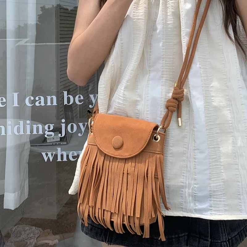 Vintage Tassel Women's Small Shoulder Bags Retro Matte Leather Female Crossbody Bag Faux Suede Female Phone Pouch Purse Handbags
Vintage Tassel Women's Small Shoulder Bags Retro Matte Leather Female Crossbody Bag Faux Suede Female Phone Pouch Purse Handbags