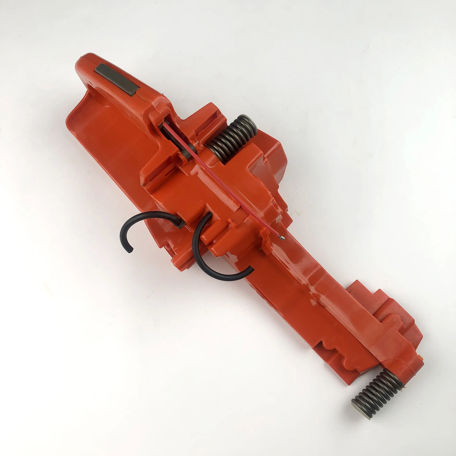 Задняя ручка топливного бака в сборе подходит для Husqvarna 365 371 372 372XP 362 заменить 503 71 32-73 садовые аксессуары для ремонта машин 
Задняя ручка топливного бака в сборе подходит для Husqvarna 365 371 372 372XP 362 заменить 503 71 32-73 садовые аксессуары для ремонта машин