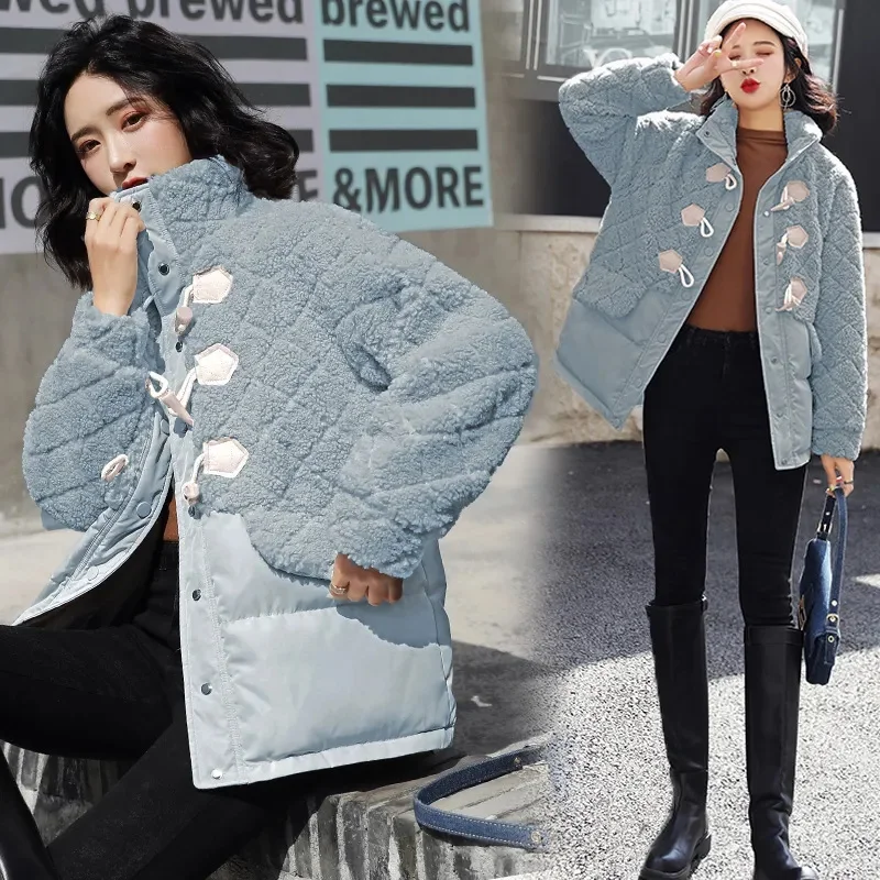 

2023 Winter New Korean Version Lamb Wool Coat Feminine Warm Granular Velvet Stitching Collar Horn Buckle Cotton-padded Jacket