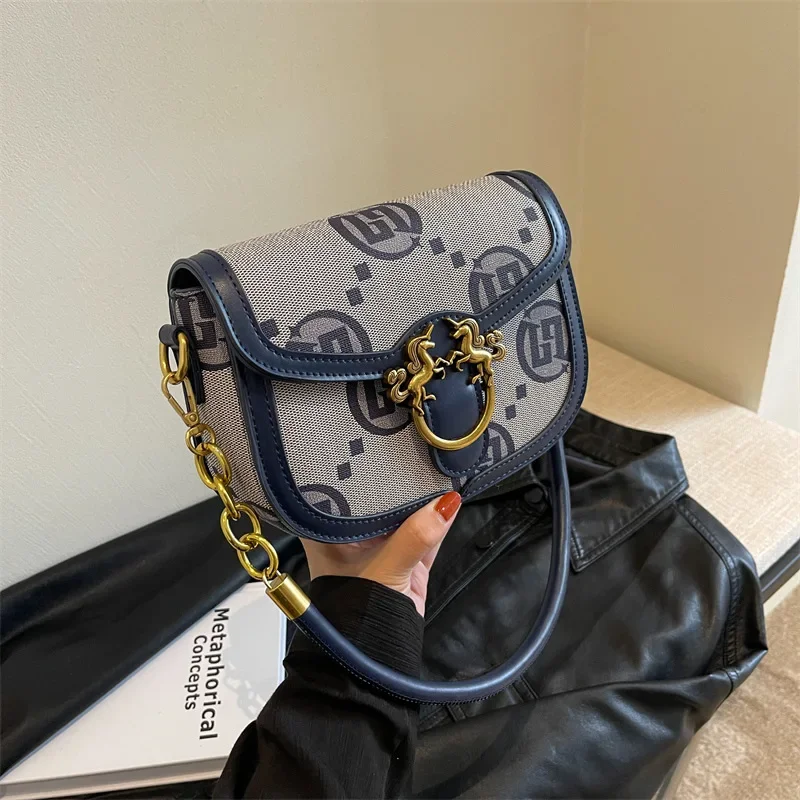 2024 New Women's Crossbody Bag Fashionable High Quality Women's Handbag Versatile Classic Print Girl Underarm Shopping Bag
2024 New Women's Crossbody Bag Fashionable High Quality Women's Handbag Versatile Classic Print Girl Underarm Shopping Bag