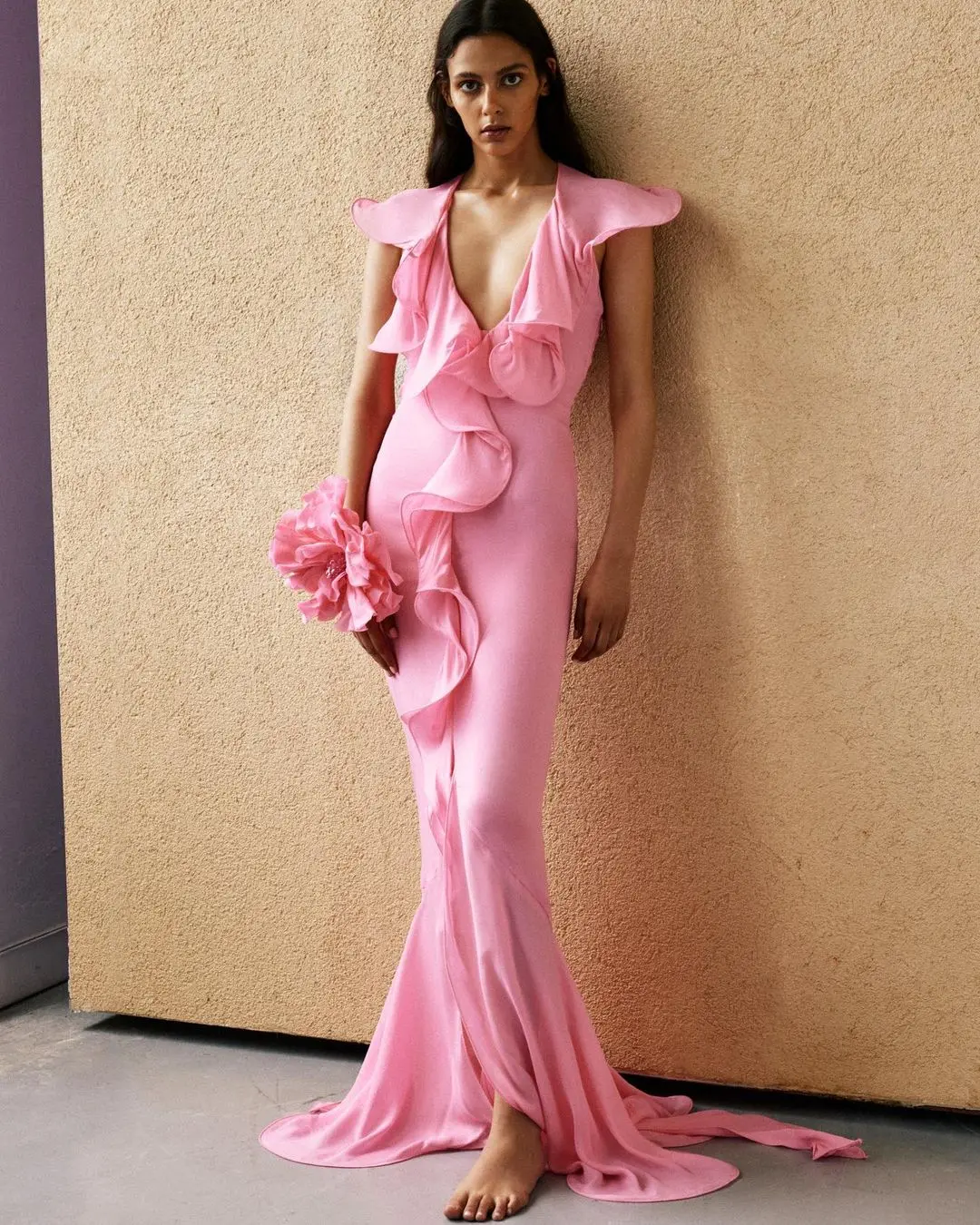 2023 Elegant Ladies Sleeveless Party Banquet Evening Dress Pink Fishtail Long Dress Sexy Skinny Deep V Neck Ruffle Maxi Dress
2023 Elegant Ladies Sleeveless Party Banquet Evening Dress Pink Fishtail Long Dress Sexy Skinny Deep V Neck Ruffle Maxi Dress