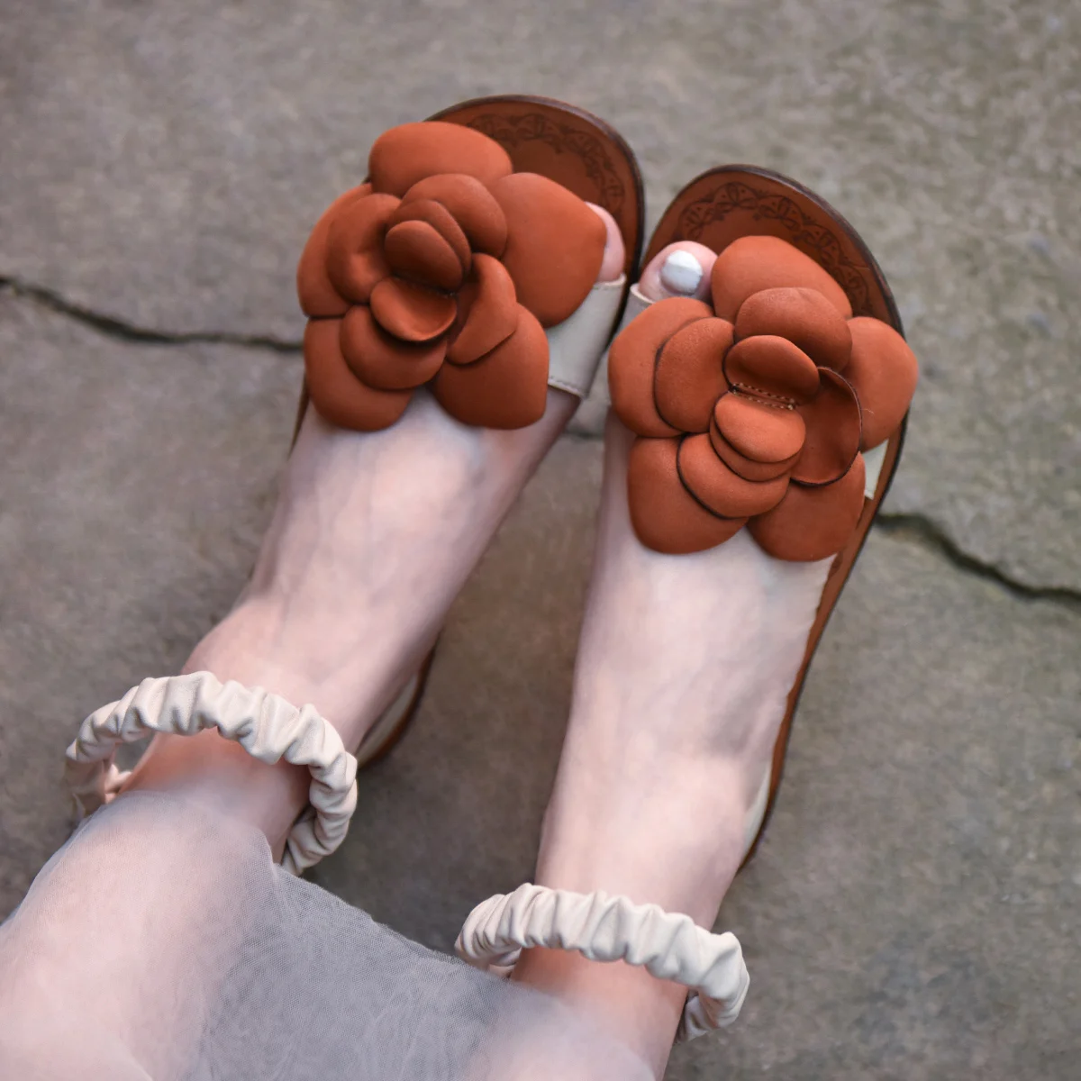 Artmu Genuine Leather Big Flower Sandals Luxury Open Toe Women Sandals Soft Soles Elegant Summer Leisure Ladies Beach Sandals
Artmu Genuine Leather Big Flower Sandals Luxury Open Toe Women Sandals Soft Soles Elegant Summer Leisure Ladies Beach Sandals