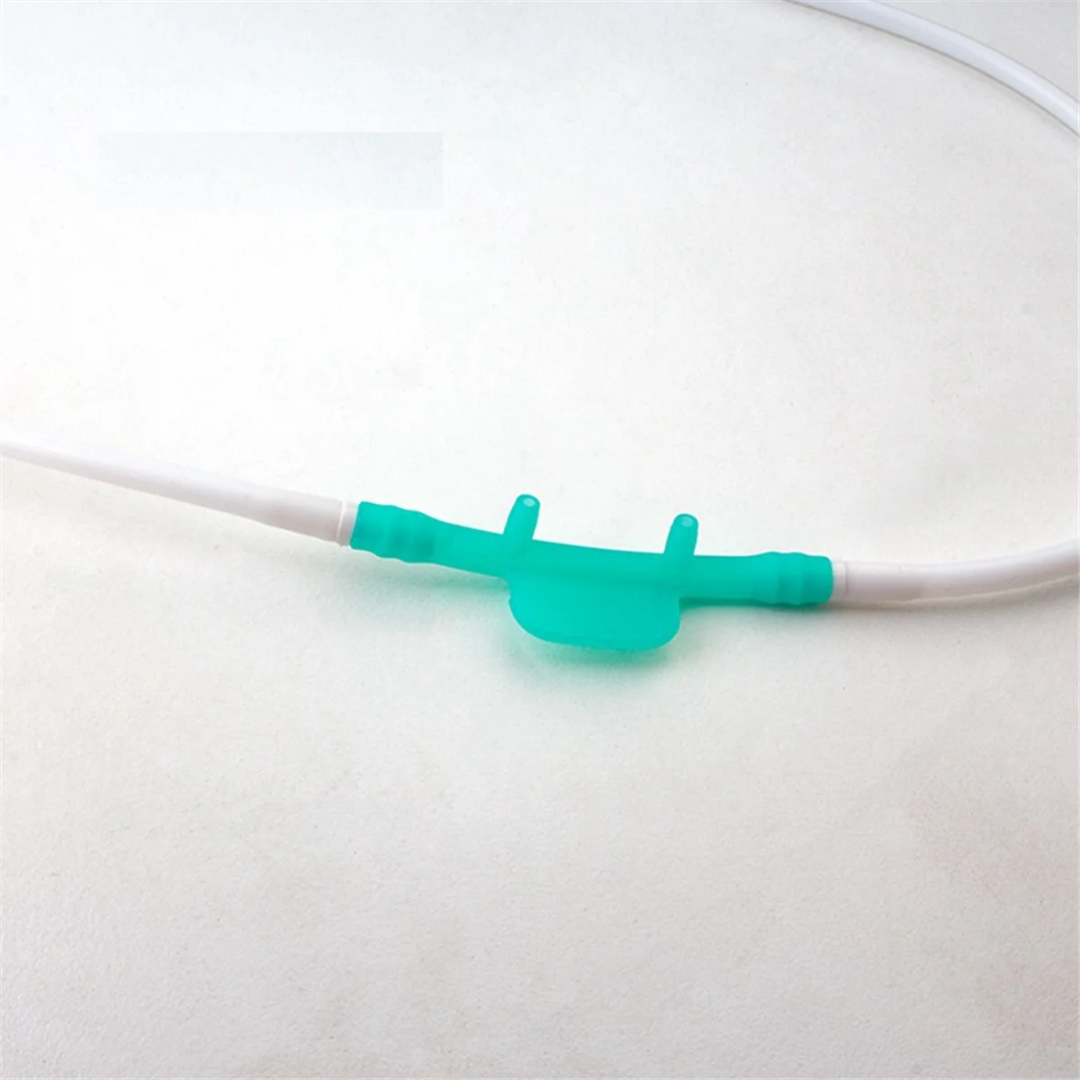 

Oxygen Tube, Made of Silicone Material, Nasal Oxygen Cannula,Not Easy to Deform and Crack, Easy to Use and Clean 3 Meter