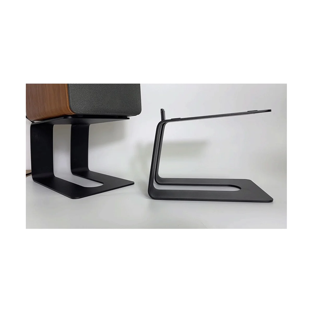 Metal Desktop Speaker Stand Anti-Vibration Tabletop Holder Bracket In- Design for Better Audio Experience
Metal Desktop Speaker Stand Anti-Vibration Tabletop Holder Bracket In- Design for Better Audio Experience