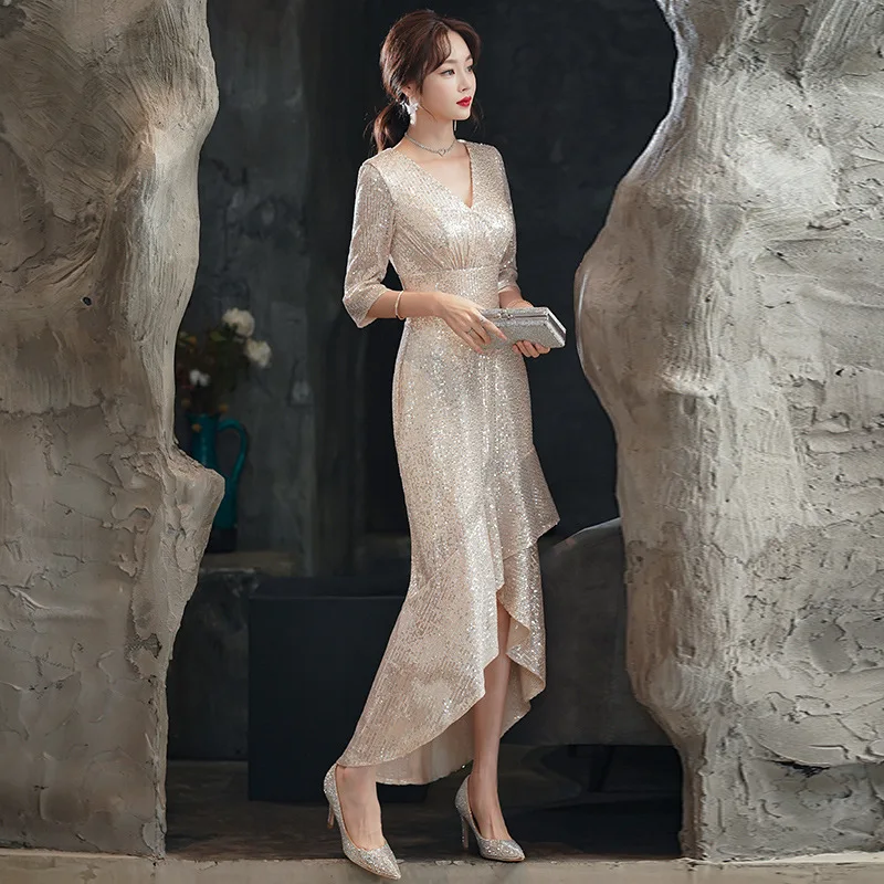 V-Neck Champagne Qipao Mermaid Bridal Wedding Cheongsam 2022 New Celebrity Banquet Dresses Grace Ruffles Trim Robe De Soiree
V-Neck Champagne Qipao Mermaid Bridal Wedding Cheongsam 2022 New Celebrity Banquet Dresses Grace Ruffles Trim Robe De Soiree
