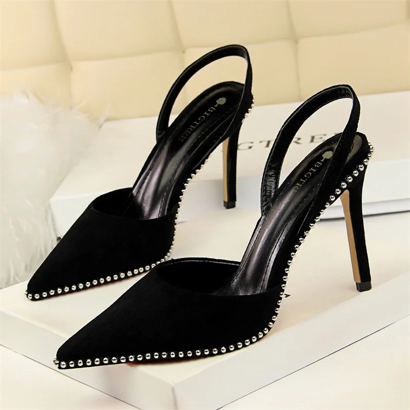 

Shallow Mouth Rivet Hollow High Heels Woman Pu Leather Sexy Pointed Tip Party Shoes Black Red Apricot Wedding Sandals