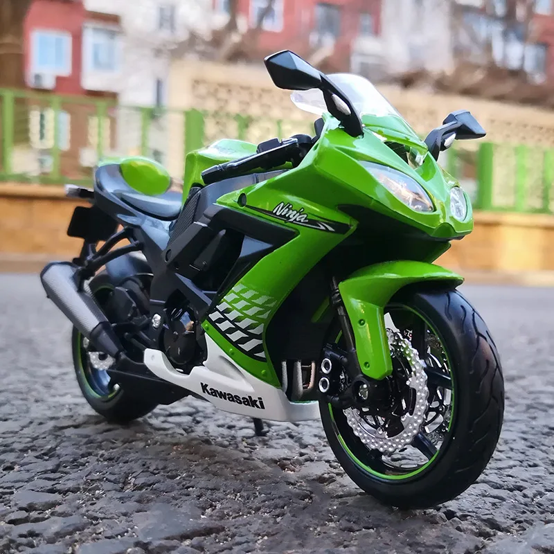 Модель гоночного мотоцикла Maisto 1:12 Kawasaki, модель из сплава, литая металлическая игрушка, Коллекционная модель мотоцикла, подарок для детей
Модель гоночного мотоцикла Maisto 1:12 Kawasaki, модель из сплава, литая металлическая игрушка, Коллекционная модель мотоцикла, подарок для детей
