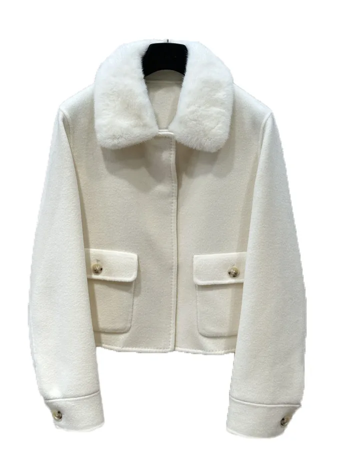 Fur coat short mink hair collar loose fit horn buckle design warm and cozy 2023 winter new 1024
Fur coat short mink hair collar loose fit horn buckle design warm and cozy 2023 winter new 1024