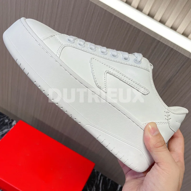 Women Flat Shoes Spring Autumn 2023 New Genuine Leather Upper Round Head Thick Bottom Casual Shoes Concise Versatile Loafers
Women Flat Shoes Spring Autumn 2023 New Genuine Leather Upper Round Head Thick Bottom Casual Shoes Concise Versatile Loafers