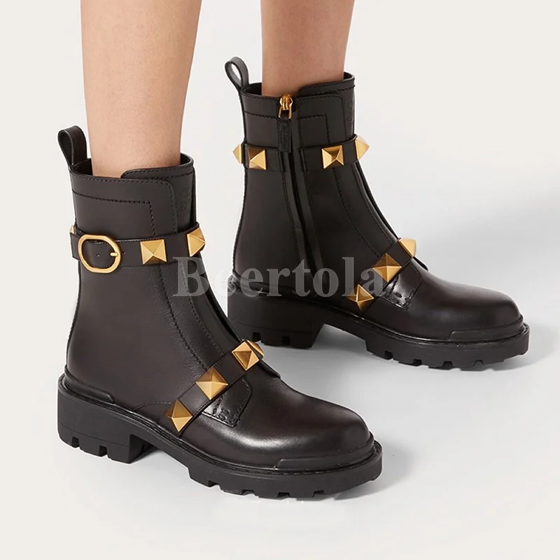 Punk Gold Rivet Decor Black Leather Boots Woman Zipper Thick Sole Ankle Boots Belt Buckle Autumn Winter Warm Catwalk Show Shoes
Punk Gold Rivet Decor Black Leather Boots Woman Zipper Thick Sole Ankle Boots Belt Buckle Autumn Winter Warm Catwalk Show Shoes