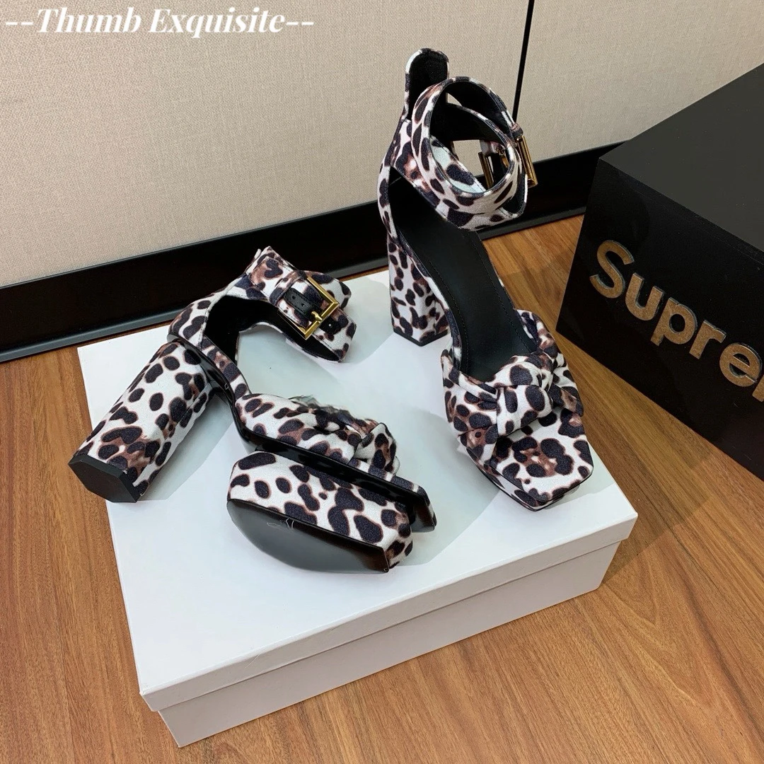 Summer Women's High Heels Sexy Leopard Print Open Toe Sandals Waterproof Platform Thick Sole Plush Personalized Ultra High Heels
Summer Women's High Heels Sexy Leopard Print Open Toe Sandals Waterproof Platform Thick Sole Plush Personalized Ultra High Heels