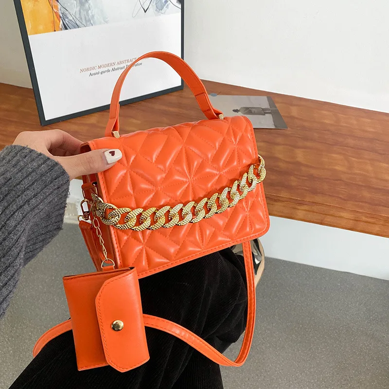Fashion Small Handbags Designer Women Shoulder Bag Plaid Chain Crossbody Bags 2022 New Solid Pu Leather Top Handle Bag
Fashion Small Handbags Designer Women Shoulder Bag Plaid Chain Crossbody Bags 2022 New Solid Pu Leather Top Handle Bag